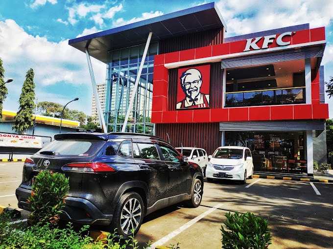 Area Parkir KFC Thamrin Lippo Cikarang