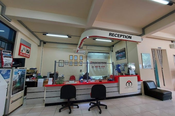 Resepsionis 3S Tire Center Lippo Cikarang