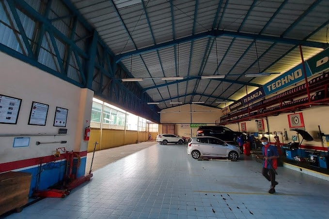 Ruang Bengkel 3S Tire Center Lippo Cikarang