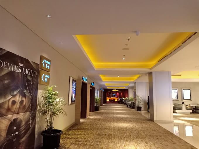 Suasana Cinema XXI Lippo Mall Puri, St. Moritz XXI