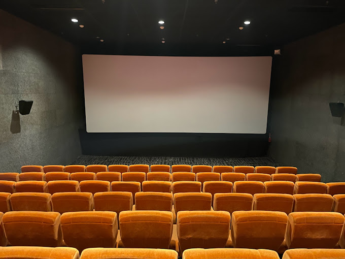 Tempat Duduk Bioskop Cinepolis Lippo Mall Kuta