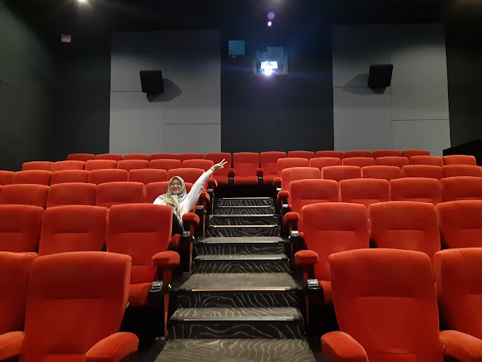 Tempat Duduk Cinepolis Lippo Plaza Ekalokasari Bogor