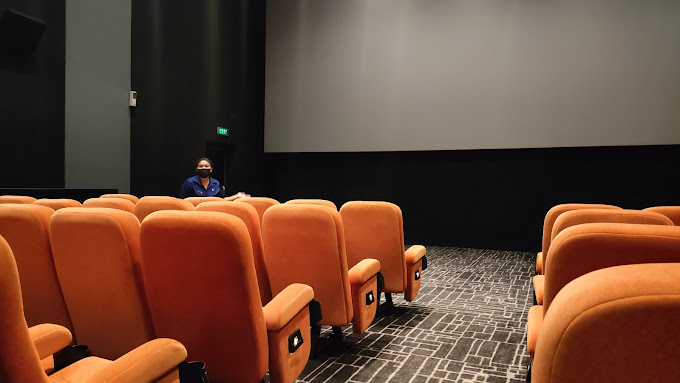 Tempat Duduk Cinepolis Lippo Plaza Kupang