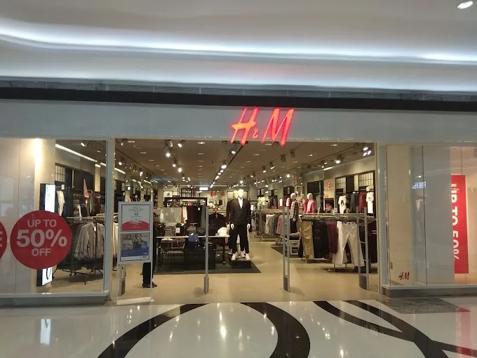 H&M Lippo Mall Puri